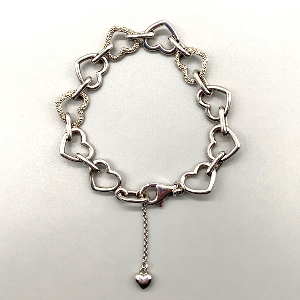 Affinity Diamond heart link bracelet in sterling silver 8 inches long ❤️